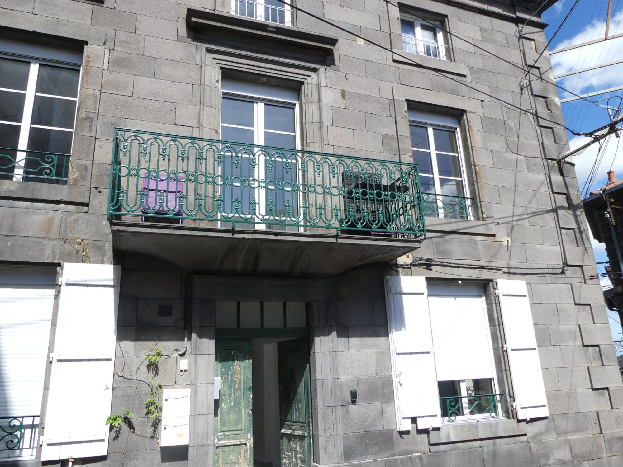 Volovicum - - 1 Lit - 2 Personnes * Volvic